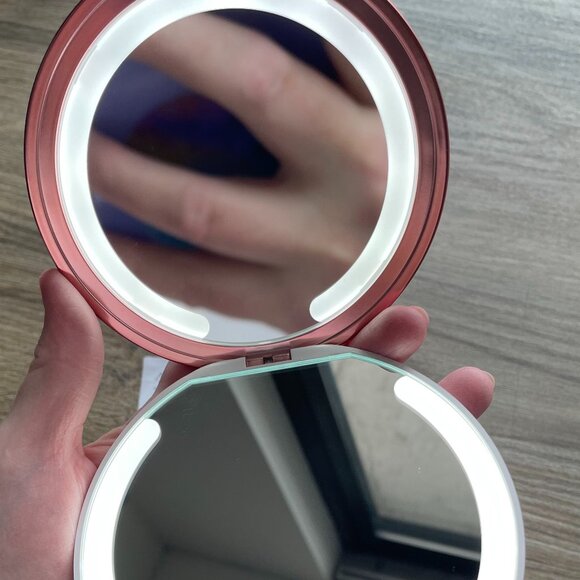 Impressions Coco LED Compact Mirror - Like New - Picture 8 of 12